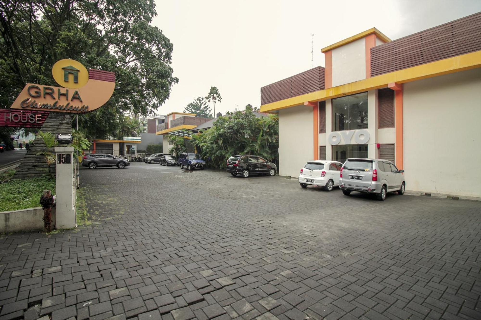 Collection O 295 Grha Ciumbuleuit Guest House Bandung Exterior foto